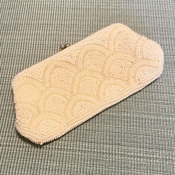 Vintage Handbags - 🍀SOLD🍀Vintage Off White Beaded Evening Hand Bag Clutch Hand Made in Japan